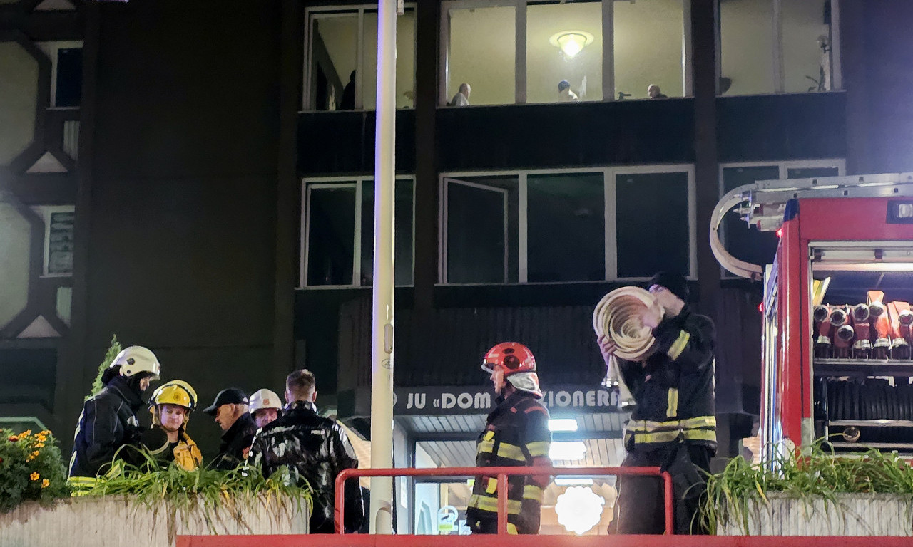 BROJ STRADALIH U POŽARU U DOMU PENZIONERA PORASTAO NA 11 Tuzla zavijena u crno (VIDEO)