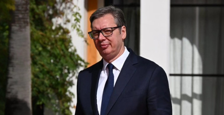 VUČIĆ PODELIO SNIMKE IZ PIONIRSKOG PARKA: Izdržali ste stravičan pritisak! Vi ste simbol slobode Srbije (VIDEO)