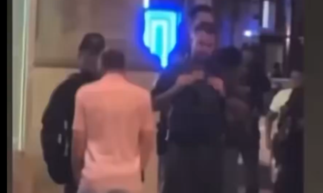 ČOVEK IZ VIRALNOG SNIMKA OSLOBOĐEN OPTUŽBI Bacio sendvič na saveznog agenta i postao simbol otpora (VIDEO)