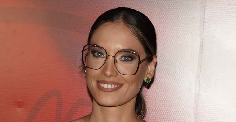 MISTERIJA MIRKE VASILJEVIĆ: Dok javnost bruji o braku, glumica pobegla ovde! Da li je ovo njena poruka Vujadinu?