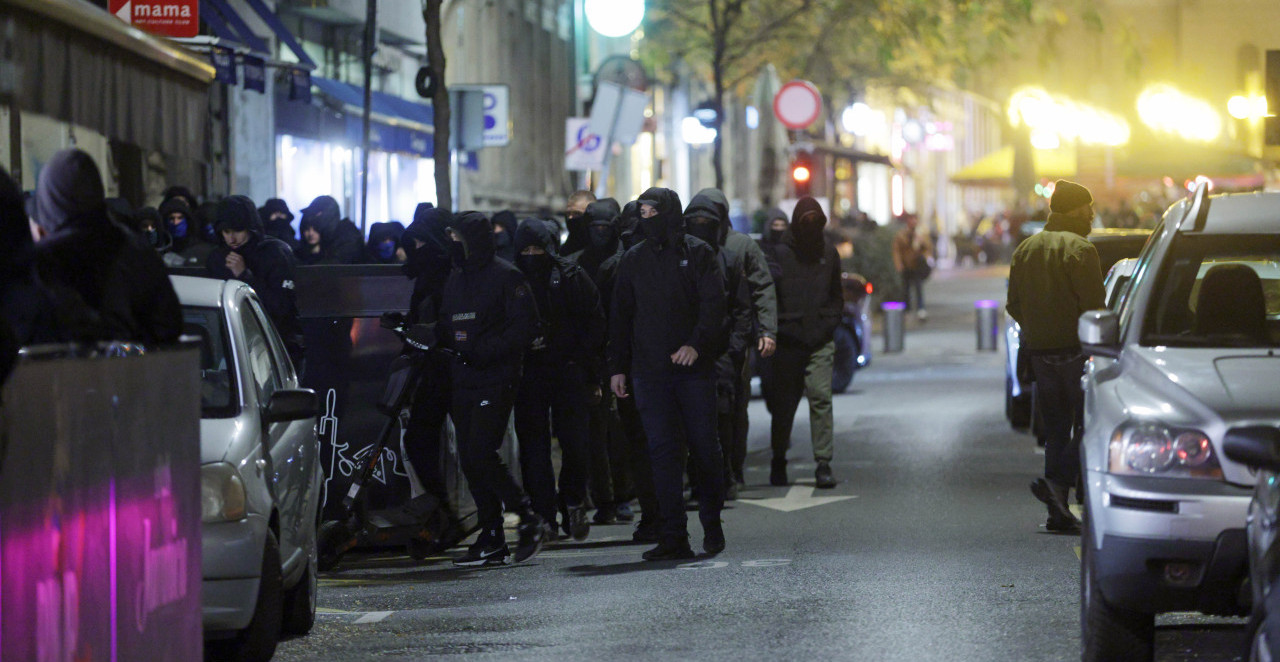 HRVATSKA UVODI MERE ZBOG NAPADA NA SRBE U SPLITU I ZAGREBU Evo šta se zapravo desilo ispred Srpskog kulturnog centra (FOTO)