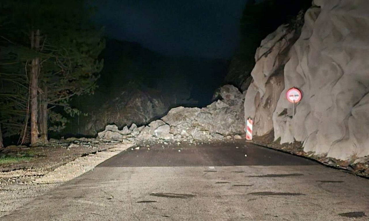 STENE SE SURVALE NA PROMETAN PUT U OVOM DELU SRBIJE Službe hitno reagovale (FOTO/VIDEO)
