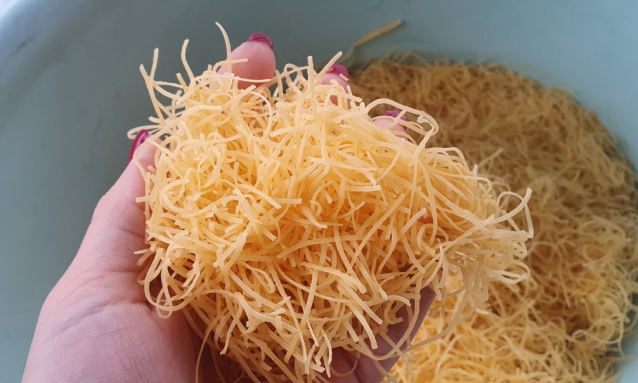 DOMAĆI REZANCI ZA SUPU – BAŠ KAO NEKADA (RECEPT)