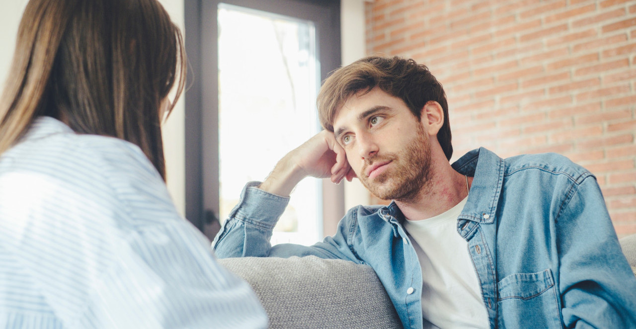 ŠTA ZNAČI KADA VAS NEKO NE GLEDA U OČI DOK RAZGOVARA? Otkrijte skrivene tajne pogleda