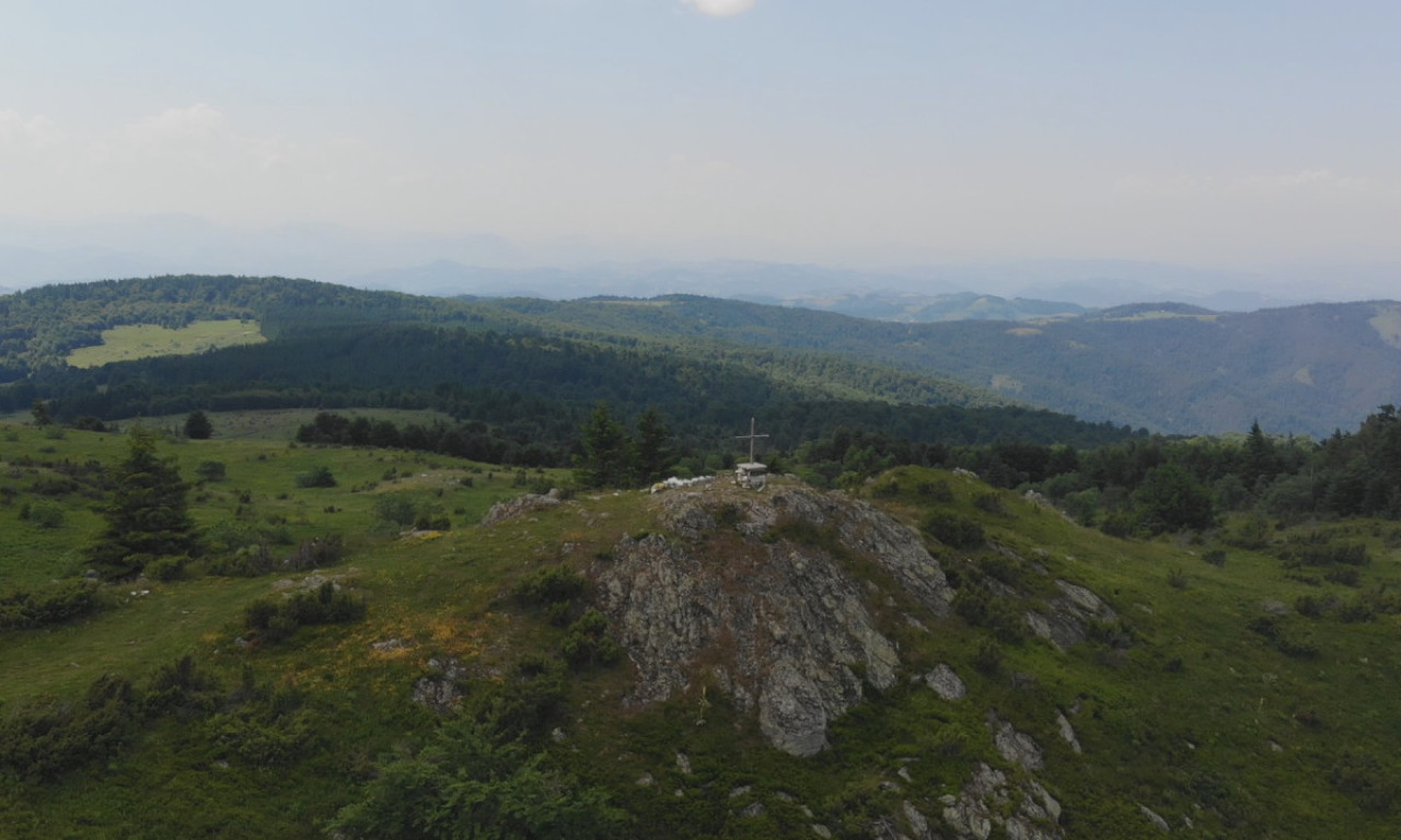 SLAVIMO DAN PRIMIRJA, A OVO JE KRVAVA PLANINA GDE SU STRADALI SRPSKI VOJNICI Na Čemernu i danas kosti poginulih koji nikad nisu sahranjeni