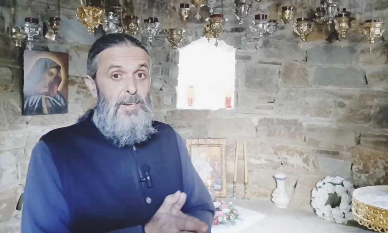 UHAPŠEN PRAVOSLAVNI SVEŠTENIK Popularan na Jutjubu po svojim propovedima, a sada ga optužuju za jeziva dela (VIDEO)