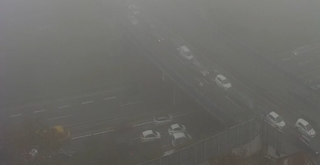 NE VIDI SE PRST PRED OKOM Magla i zastoji muče vozače širom Beograda, ovaj deo grada zaobilazite (FOTO)