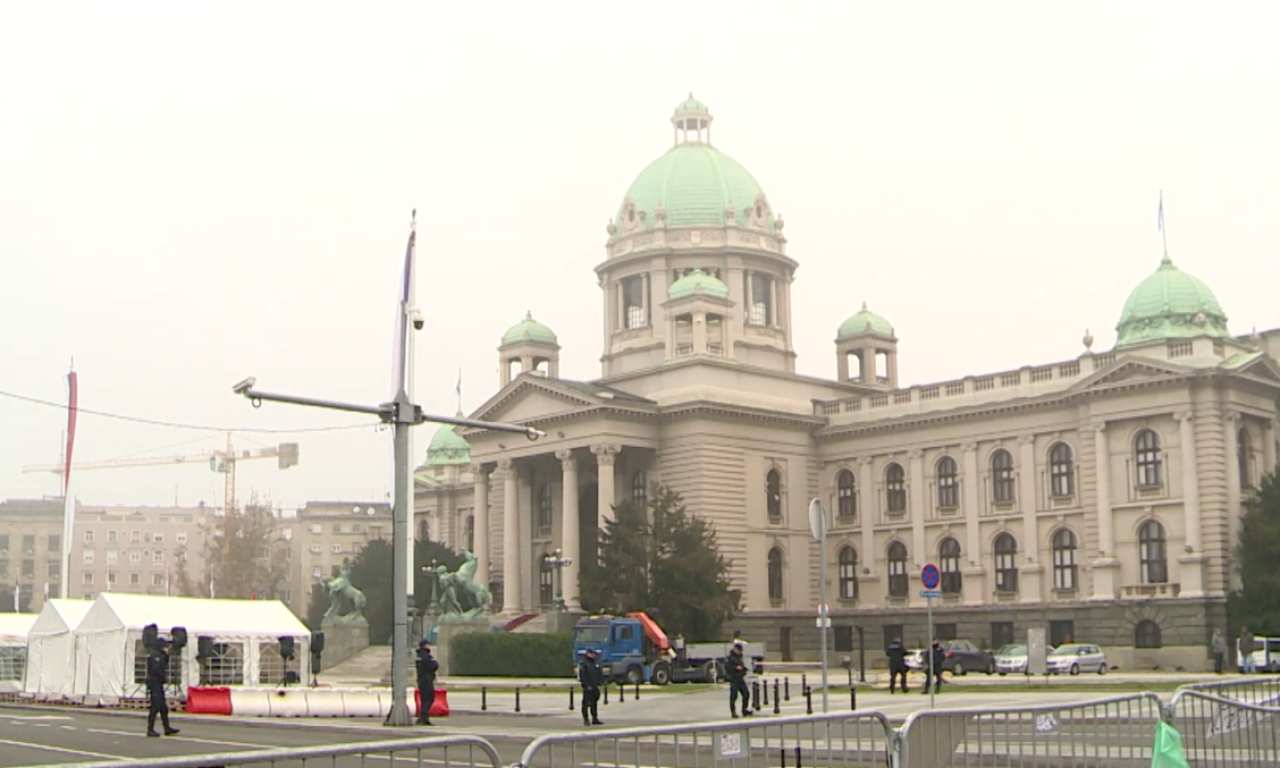 KAKO PROTIČE SAOBRAĆAJ U CENTRU BEOGRADA Evo šta se dešava ispred Skupštine (FOTO/VIDEO)