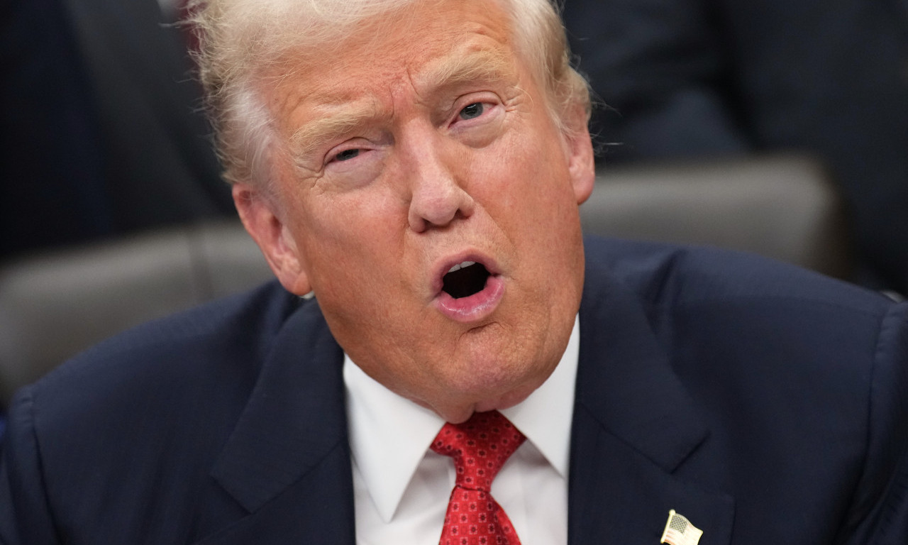 OGLASIO SE TRAMP NAKON PUCNJAVE Saopštio užasne vesti: "Bože blagoslovi ih"