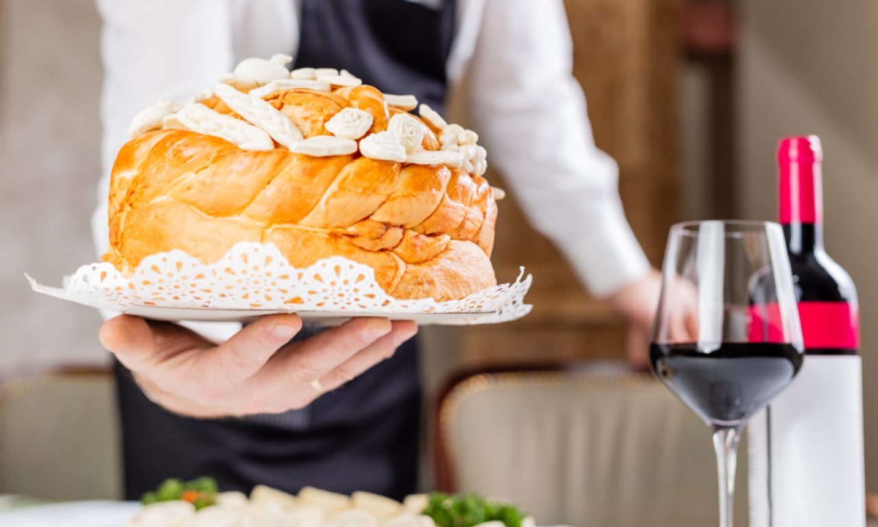 SLAVITI SLAVU U RESTORANU - GREH ILI NE? Sveštenik Željko Jovanović otkriva jedan ključni uslov