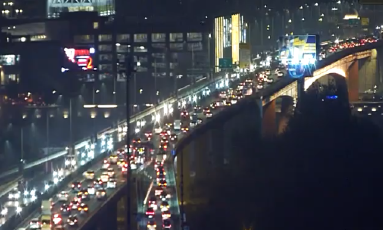 VELIKE GUŽVE U BEOGRADU Popodnevni špic potrajao, evo koje deonice treba izbegavati (FOTO)