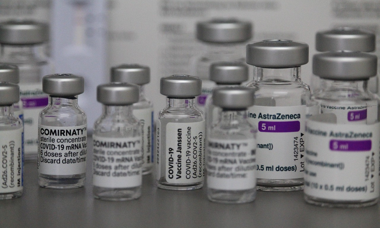 MENDI TUŽI ASTRAZENEKU! Primila vakcinu protiv korone, a onda je usledio pakao: "Moj život nikad neće biti isti"