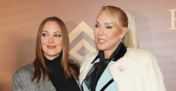 BRENA I PRIJA ZAJEDNO NA MODNOJ REVIJI! Svi gledali u njih, a detalj sa početka večeri sve iznenadio! (FOTO)