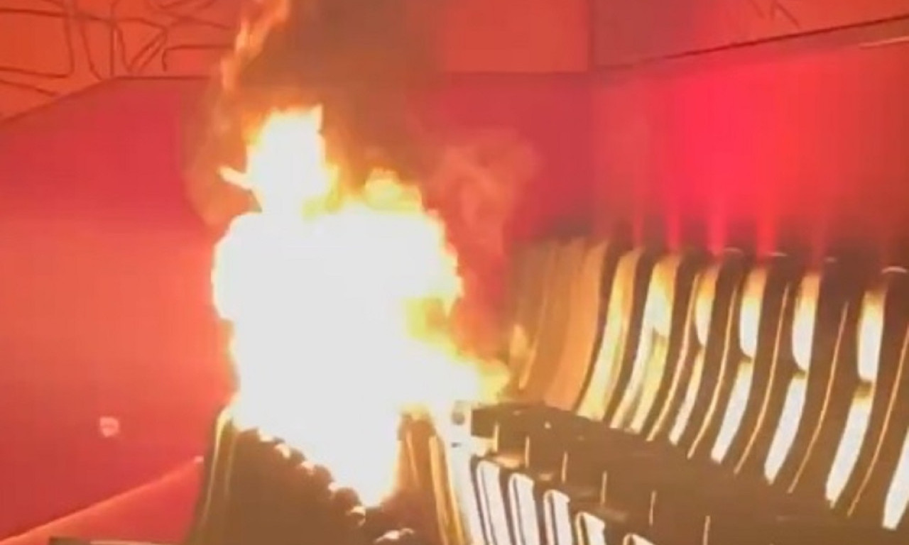 TINEJDŽER ZAPALIO BIOSKOP Govorili mu preko telefona šta da radi pa usledio horor, svi detalji drame (VIDEO)