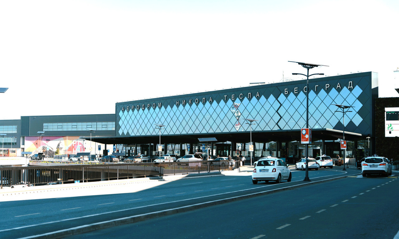 LAZAR MIŠIĆ UHAPŠEN NA AERODROMU! Planirao blokadu auto-puta i Termoelektrane Nikola Tesla, poznat sa skupova