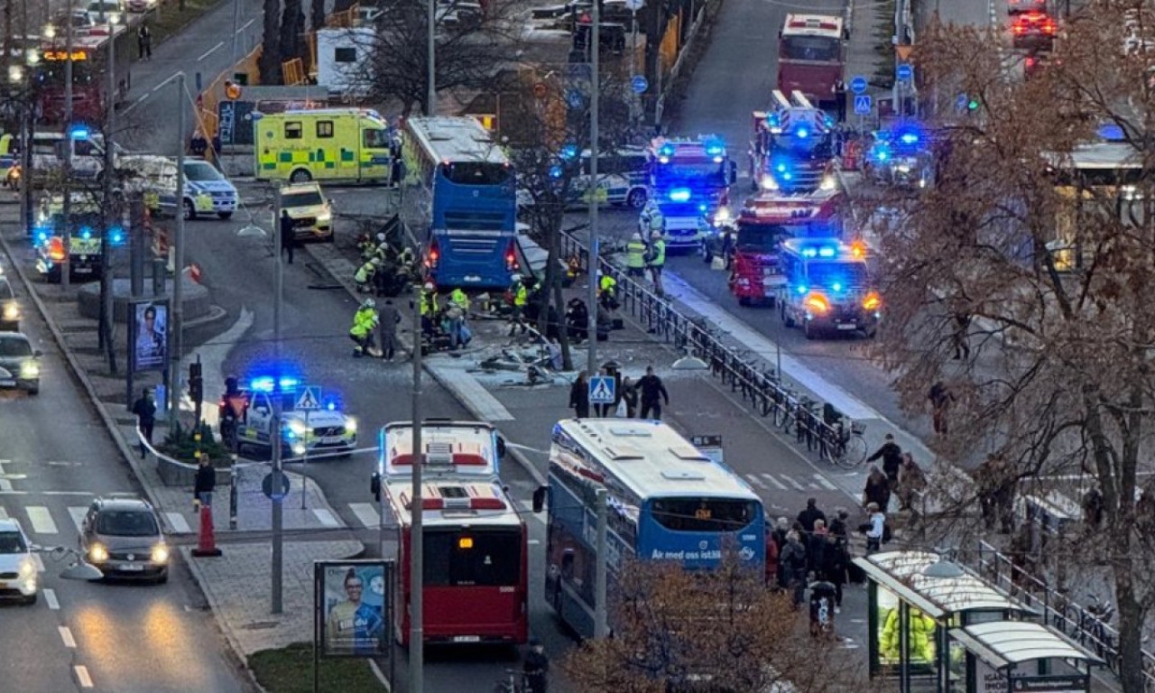 HOROR U STOKHOLMU: Autobus se zakucao u stajalište, ima poginulih