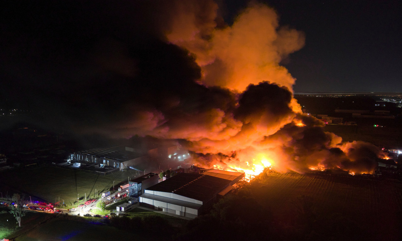 EKSPLOZIJA U BUENOS AJRESU! Desetine povređenih, vatrogasci se i dalje bore sa vatrom, scene su jezive (VIDEO/FOTO)
