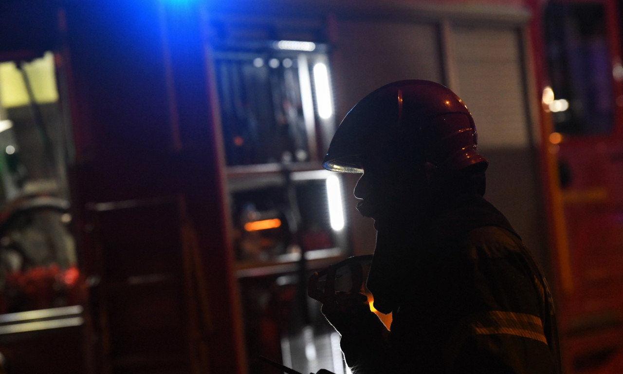 POŽAR U KALUĐERICI! Gori kuća kod stare okretnice, blokiran saobraćaj