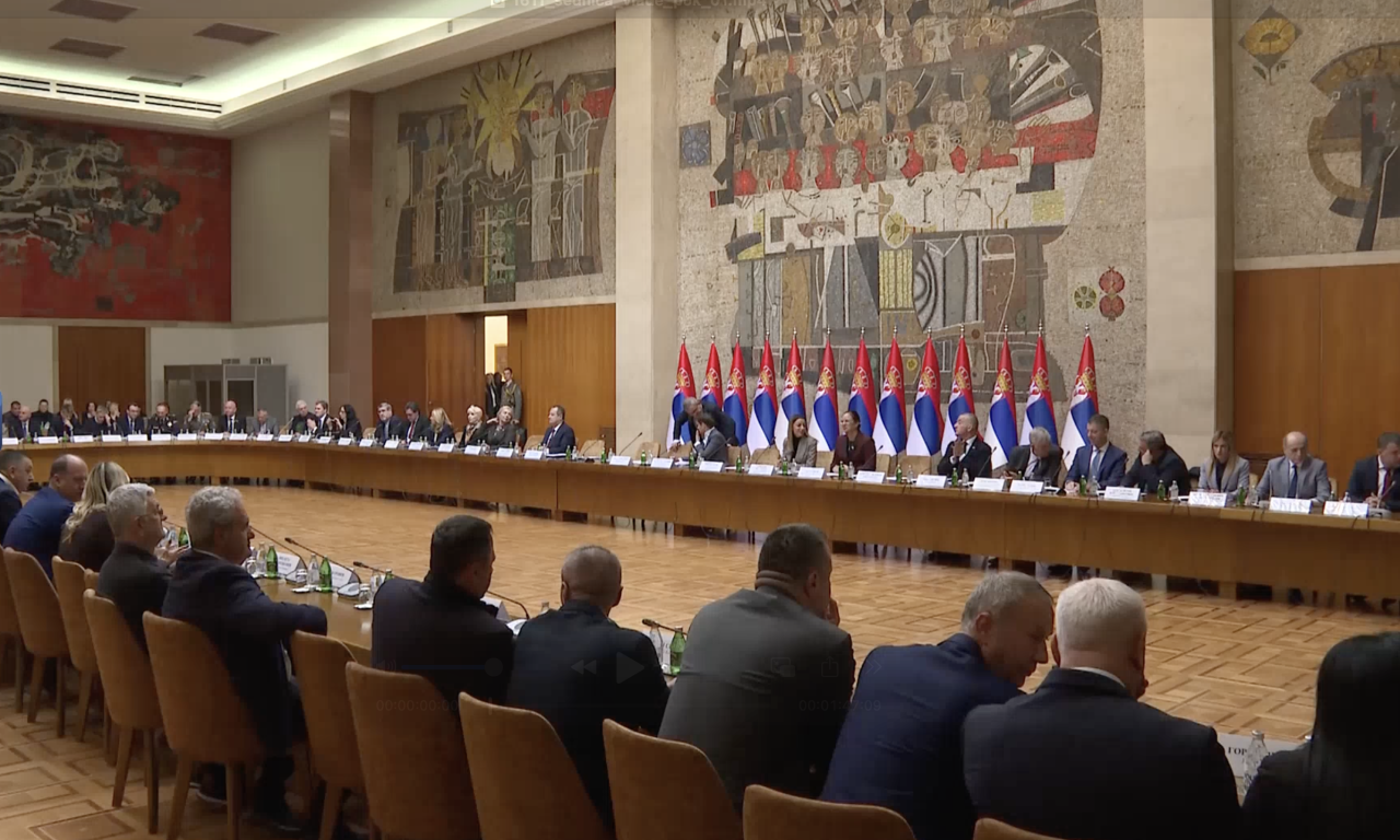 HITNA SEDNICA VLADE SRBIJE O NIS-u Vučić: Sankcije se spovode 37 dana, a niko u Srbiji ništa nije osetio! (VIDEO)