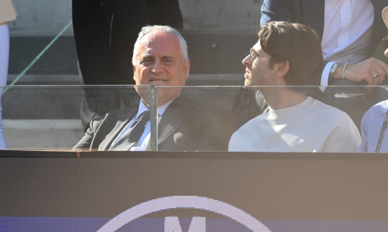 PREDSEDNIK LACIJA ZVAO SVEŠTENIKA DA RAZBIJE MALER KOJI PRATI TIM: Evo kada je sve počelo...