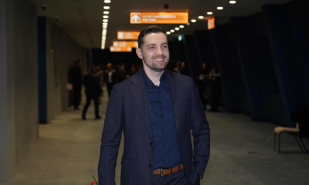 MILICA TODOROVIĆ NIJE DOŠLA NA KONCERT MIRZE SELIMOVIĆA Pevač je iskomentarisao njen izostanak (VIDEO)