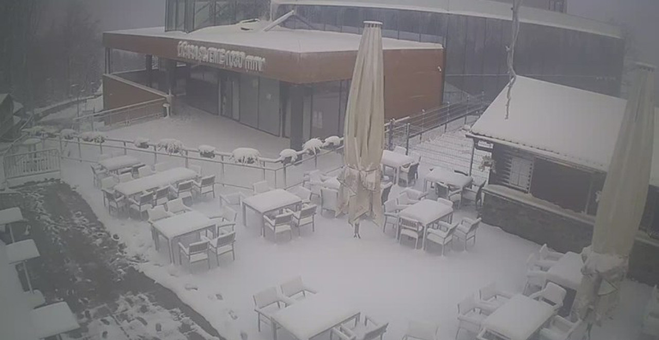 SNEG PARALISAO HRVATSKU: Gorski kotar i Lika zavejani, u Zagrebu prete nanosi, meteorolog: "Biće JOŠ GORE"