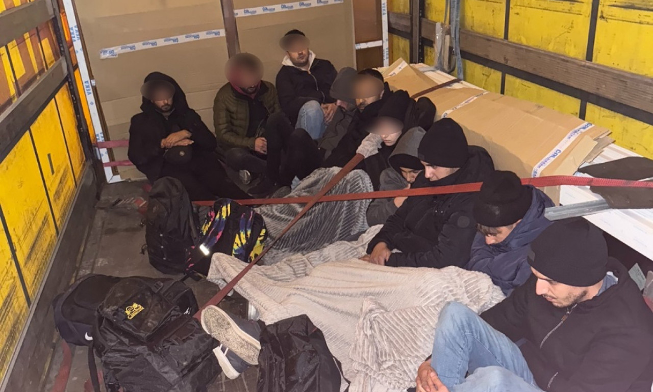 KAMION PUN MIGRANATA I SKORO POLA MILIONA SEDATIVA OTKRIVEN NA GRANICI Velika akcija u Šidu! (FOTO)