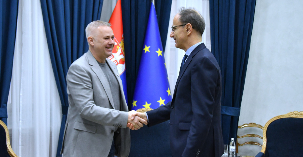 PORAST SEKSUALNOG ZLOSTAVLJANJA DECE NA INTERNETU Razgovor o najvažnijoj temi vodili premijer Macut i Igor Jurić