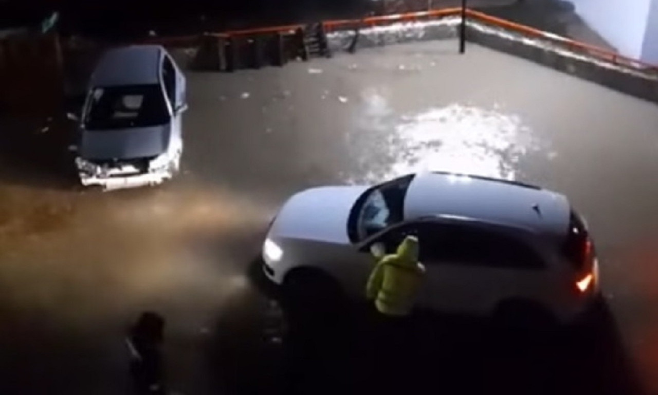 SNAŽNO NEVREME OPUSTOŠILO DELOVE CRNE GORE Bujica odnela most, stravični snimci (VIDEO)