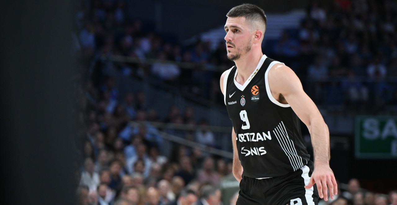 BRUKA I SRAMOTA! Makabi ubacio skoro 100 poena za 3/4 i "razbio" Partizan u Beogradu!