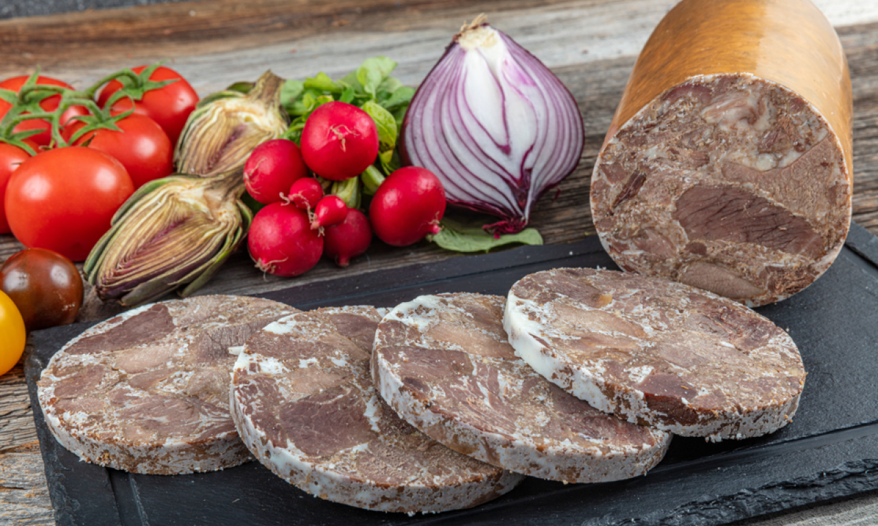 TAJNA DOMAĆE KAVURME Starinski recept koji se pravi samo u vreme svinjokolja