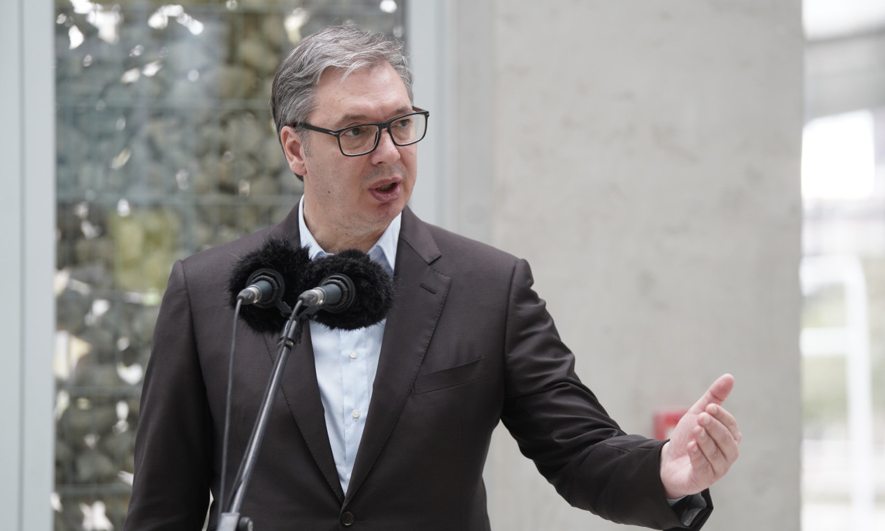 "JA BLOKADERIMA DA VREĐAM PORODICE, UNIŠTAVAM ŽIVOTE, NE PADA MI NA PAMET" Vučić o napadima Dijane Hrke na njega