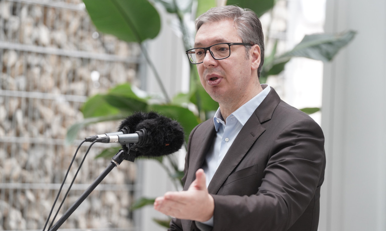 VUČIČ SE OBRATIO PENZIONERIMA I DAO OBEĆANJE: "Proverite račune..."