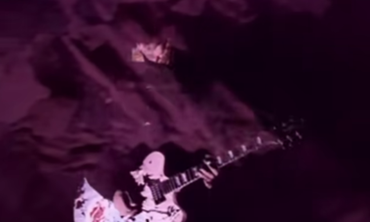 UMRO MUZIČAR IZ "STOUNSA" Srušio se u porodičnom domu, pre samo 6 dana najavio turneju