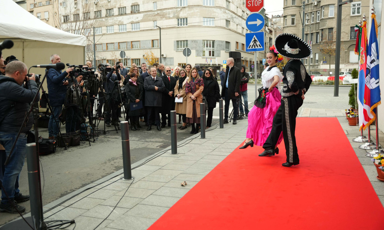 POGLEDAJTE ŠTA SE DANAS DOGODILO NA BEOGRADU NA VODI Meksička ulica podigla celu Srbiju! (FOTO)