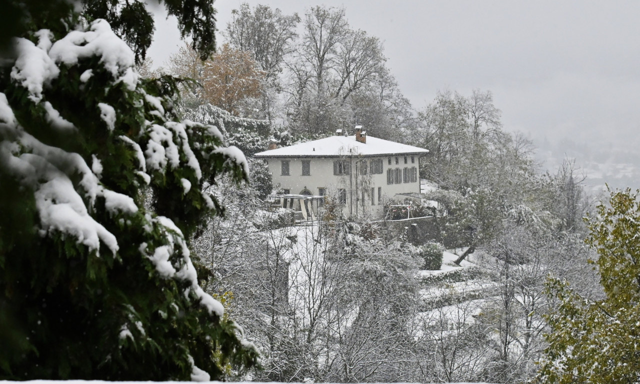 PRVI SNEG PARALISAO ITALIJU: Milano se zabeleo, u Toskani žuti meteo alarm zbog jakog vetra (FOTO)