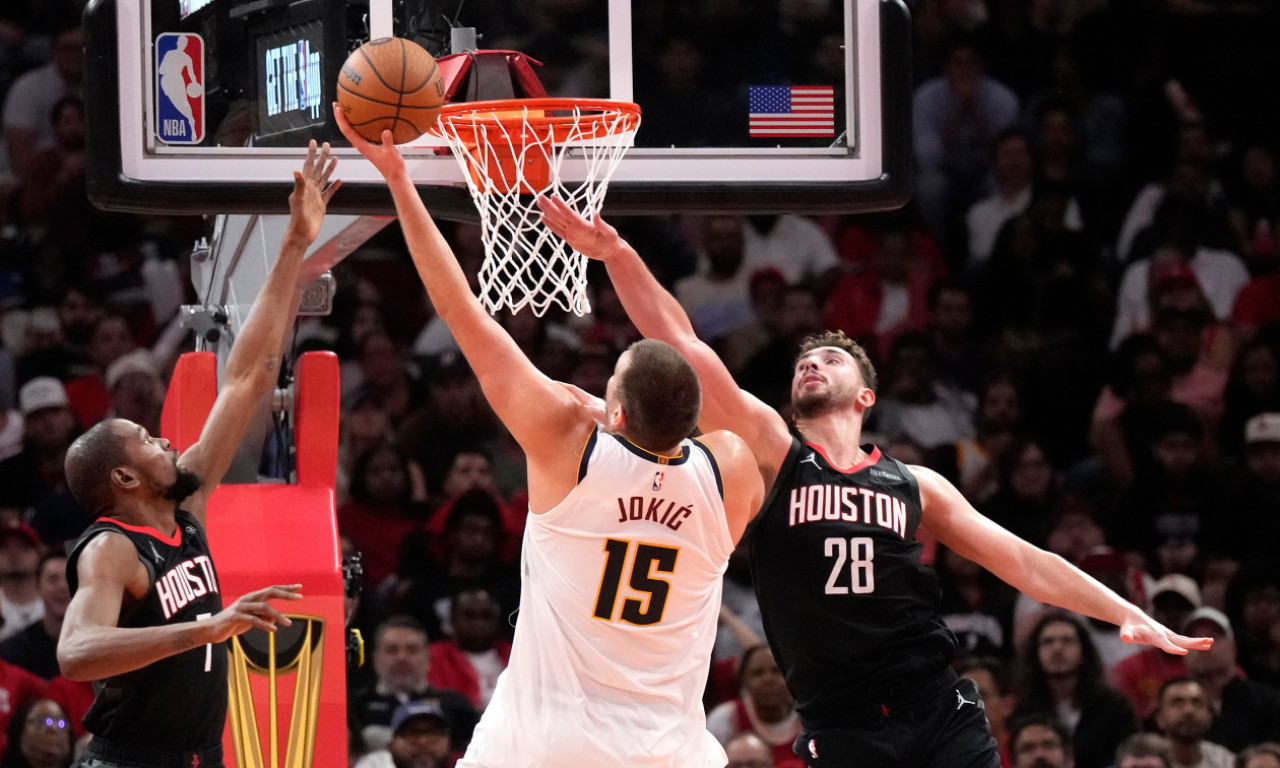 NIKOLA JOKIĆ IZAZVAO VRISAK NAVIJAČA! Dodavanje godine za Denver - kada ovo vidite, uhvatićete se za glavu (VIDEO)