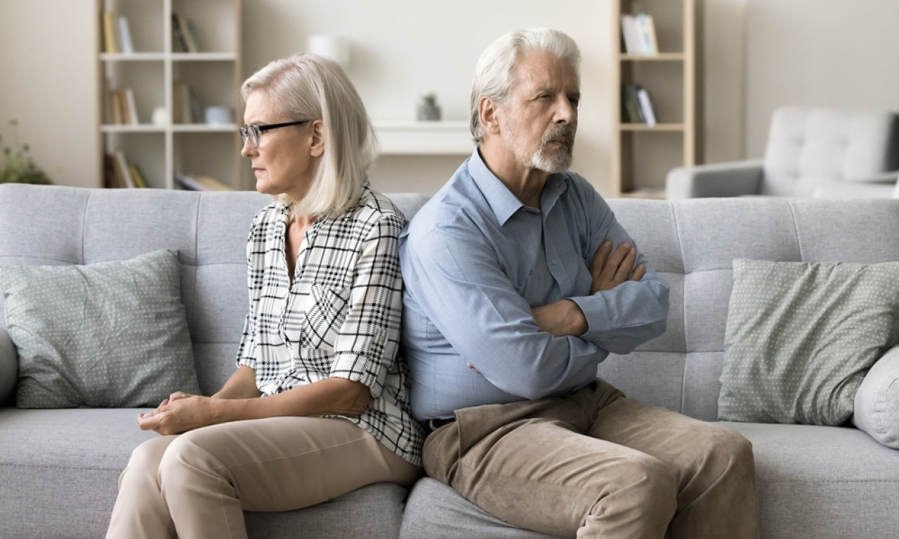 ŠTA JE "SIVI RAZVOD" I ZAŠTO TRESE SRBIJU? Fenomen koji menja brakove posle pedesete šokira našu zemlju