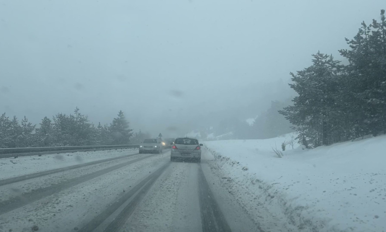 HITNO UPOZORENJE ZA VOZAČE! Opasnost od ove pojave na putevima, a evo gde ima i snega - jednu stvar u autu svi moraju da imaju