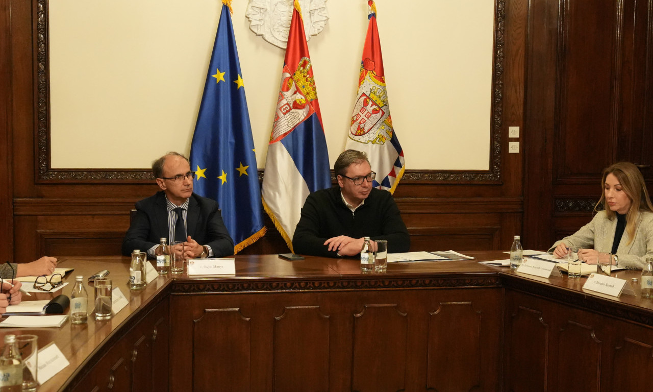 POČEO SASTANAK VUČIĆA SA TIMOVIMA ZADUŽENIM ZA ENERGETSKU STABILNOST: Tema razgovora situacija oko NIS (FOTO)