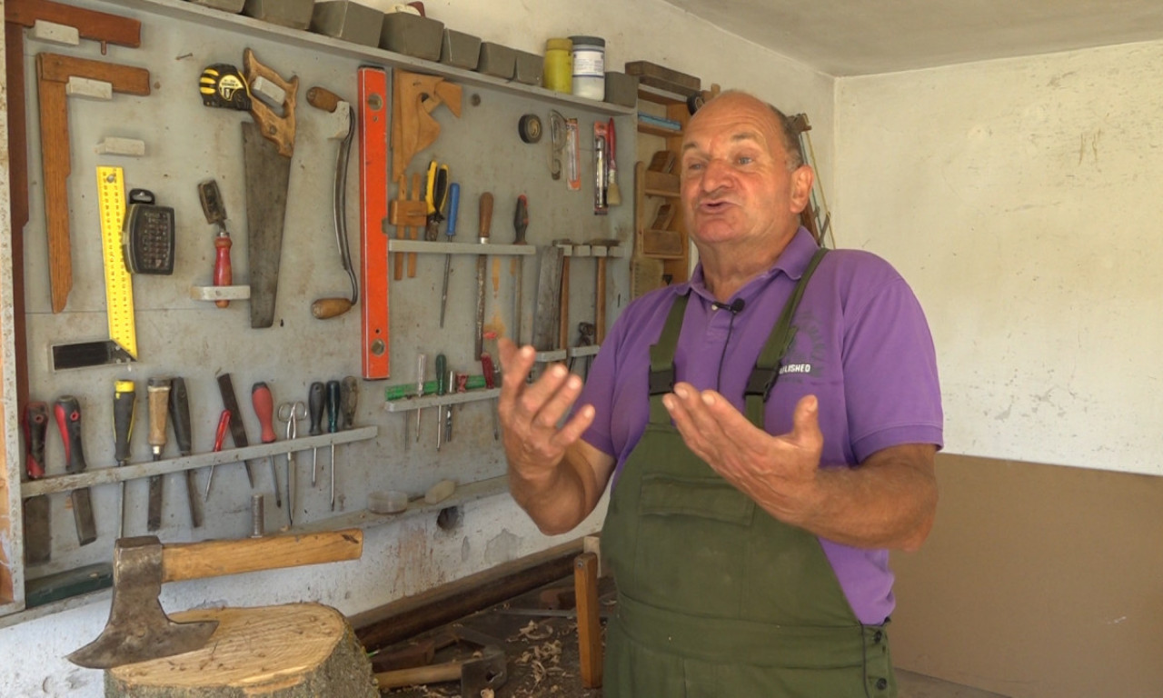 ČOVEK KOJI PRAVI ČUDA OD DRVETA VEĆ 50 GODINA Upoznajte Bogoljuba - poslednjeg majstora Mrovske i njegovu magičnu ruku (FOTO)