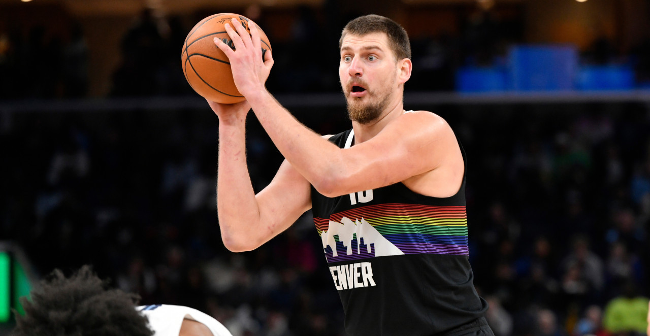 TROJKA SA POLA TERENA, DAME I GOSPODO - NIKOLA JOKIĆ Komentator vrisnuo na srpskom! (VIDEO)