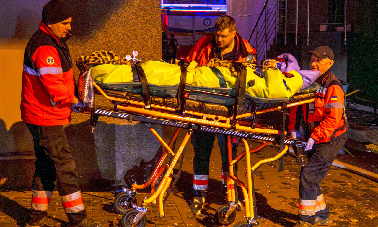 ŽENA I DETE POGINULI, RUSKA ZVER IH RAZNELA! Prizori iz Ukrajine pogađaju i najtvrđe (FOTO+VIDEO)