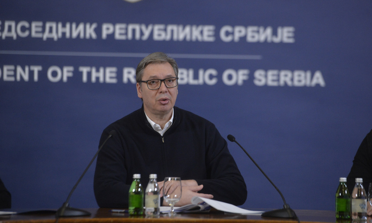 VUČIĆ UPOZORIO: Bez američke licence može stati platni promet, kartice, krediti...