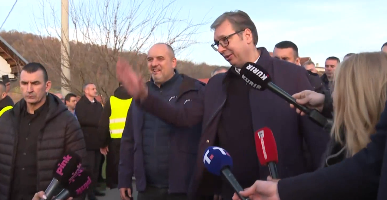 ALEKSANDAR VUČIĆ SA NARODOM Pogledajte šta predsednik radi u Negotinu (VIDEO)