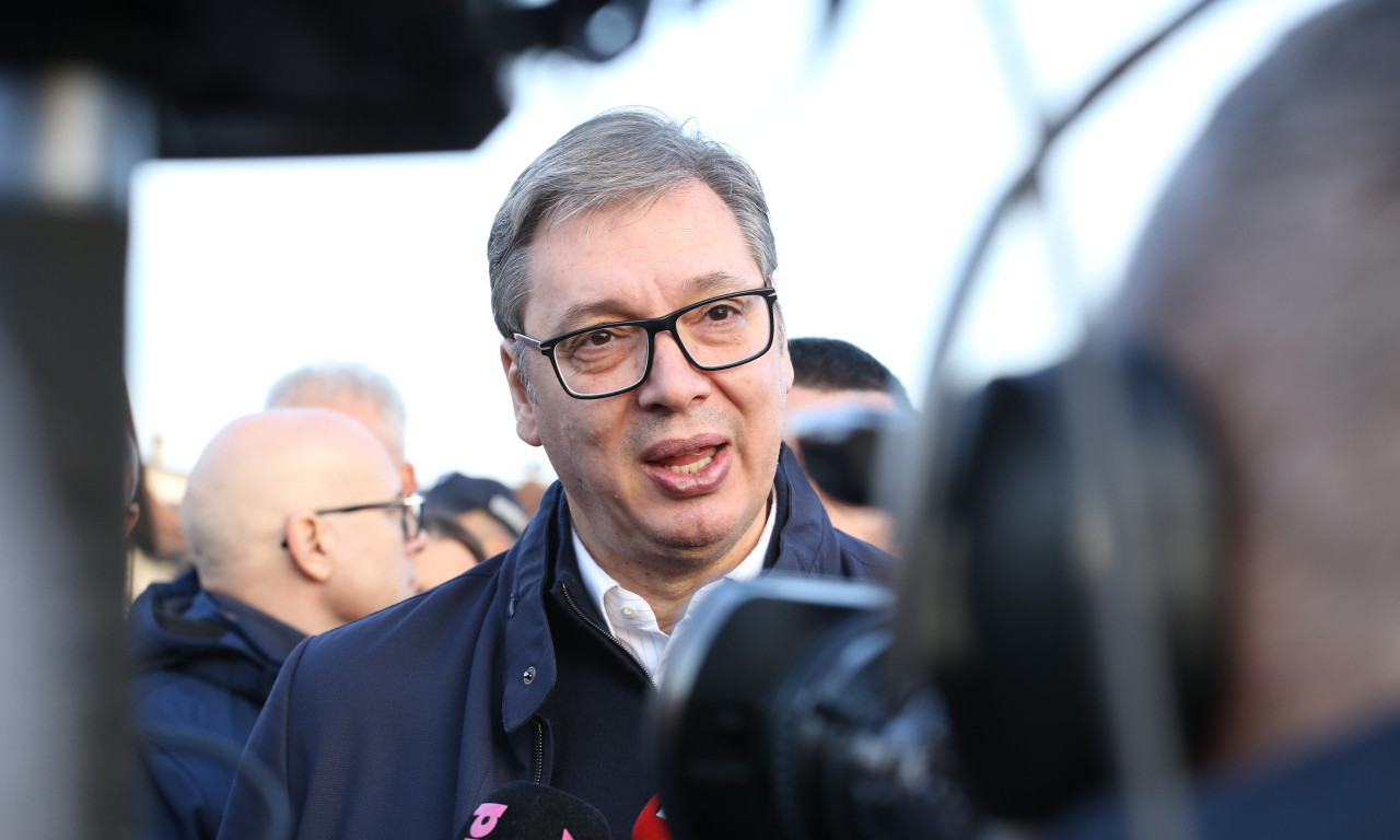 VELIČANSTVEN DOČEK U NEGOTINU Vučić razgovarao sa narodom i poručio: "Srbija nija šaka zobi" (VIDEO)