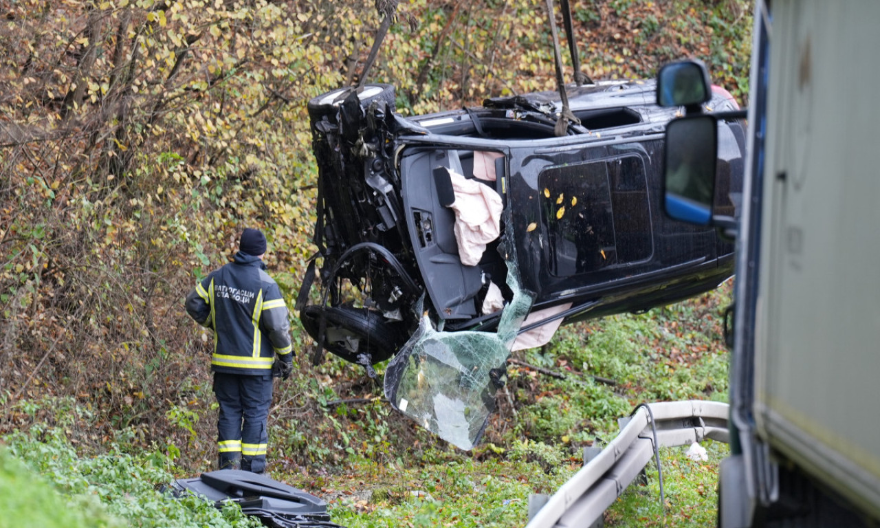 ZGUŽVAN SA PREDNJE STRANE, AKTIVIRAN VAZDUŠNI JASTUK Ovako izgleda "audi" u kojem je poginula Ana Radović (FOTO)