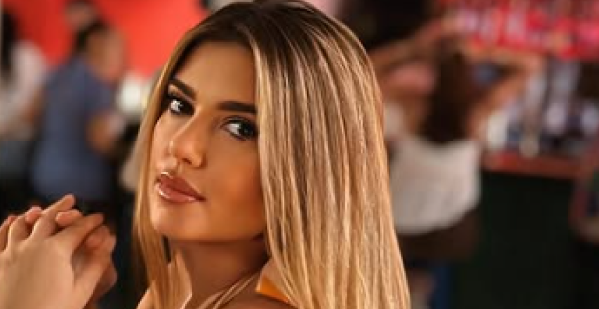 KIJA KOCKAR SE UDAJE? Misteriozni dečko je obasipa poklonima, a ona već planira drugu slavu! (FOTO)