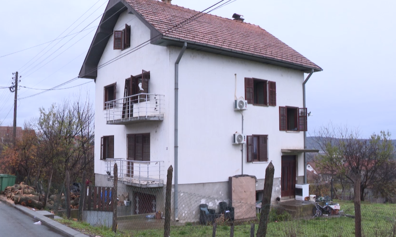 DETALJI POŽARA U NELEGALNOM DOMU ZA STARE U ZAJEČARU Ovako izgleda kuća u kojoj je jedna osoba izgubila život (VIDEO)
