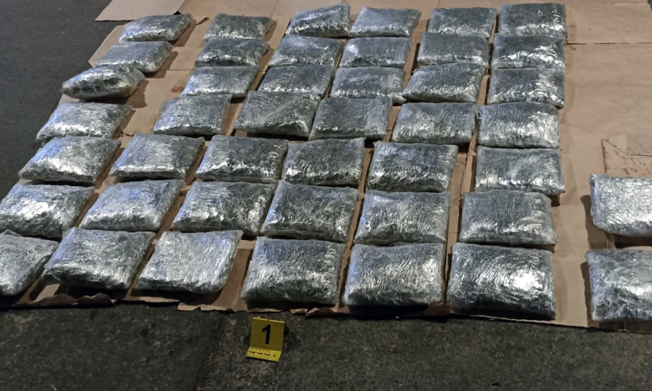 UDARNA VEST IZ BEOGRADA: Dačić potvrdio – velika zaplena droge, policija upala u garažu! (VIDEO)